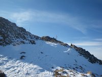 zu wenig Schnee - zum Gipfelkreuz geht es zu Fu
