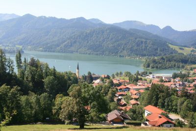 Blick über Schliersee auf die Gindelalmschneid
