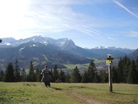 Blick auf den Talkessel von Garmisch und das Wettersteingebirge