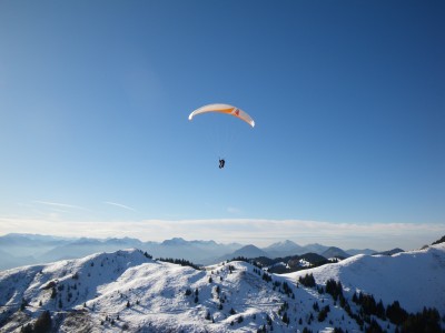 Gleitschirmflieger am [[Lochner_Horn]]